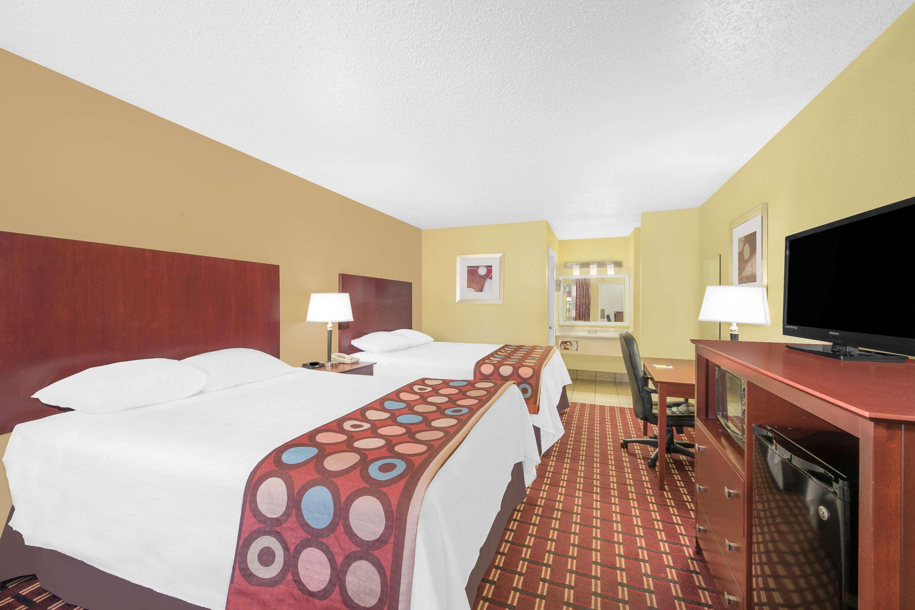 Super 8 by Wyndham Kerrville TX Eksteriør billede