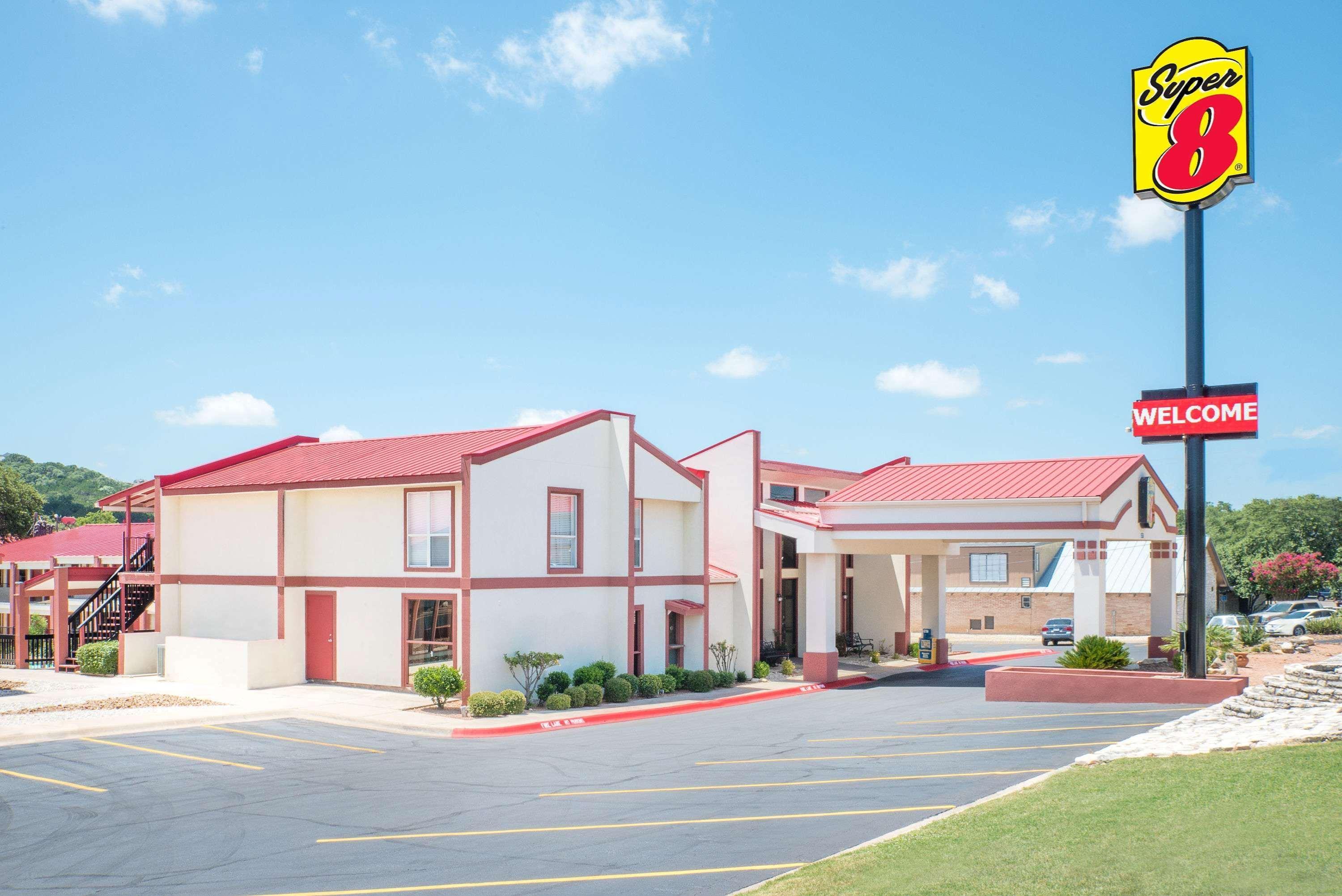 Super 8 by Wyndham Kerrville TX Eksteriør billede