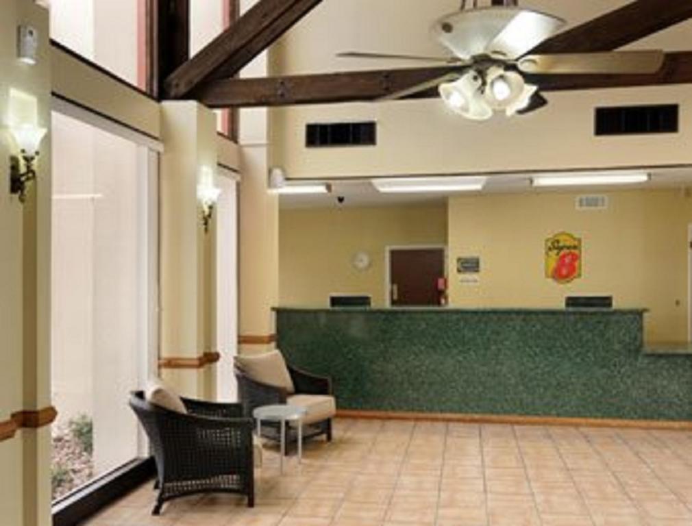 Super 8 by Wyndham Kerrville TX Interiør billede